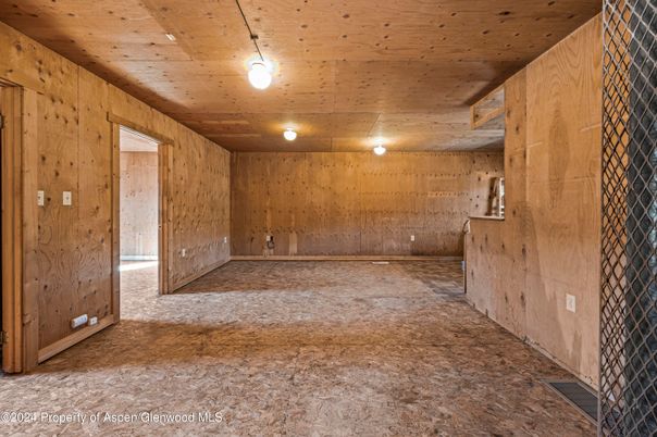Empty room, Interior, Wooden Ceilings, Wooden Walls