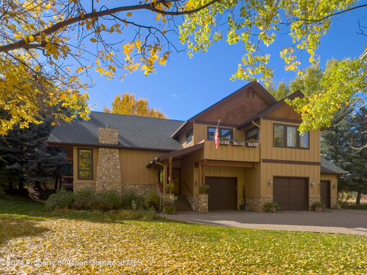 Attached, Exterior, Facade, Farmhouse