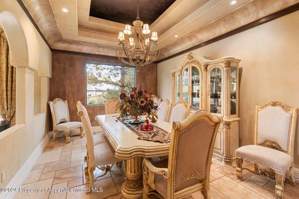 Chandelier, Dining room, Interior, Recessed Lighting