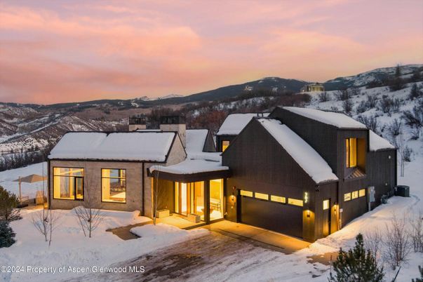 Attached, Exterior, Facade, Modern
