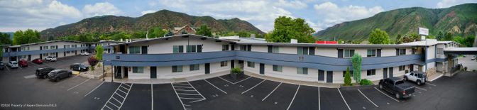 Exterior, Facade, Modern