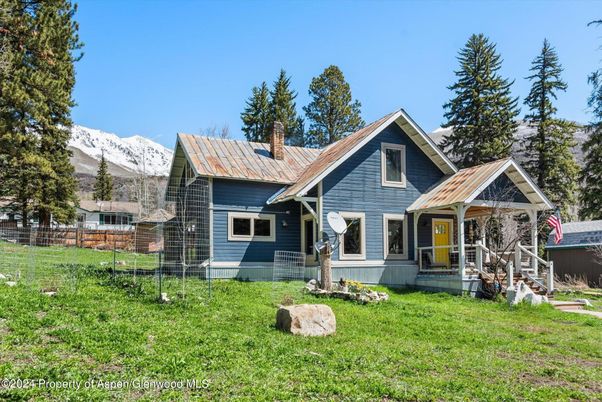 Backyard, Exterior, Facade, Log Home