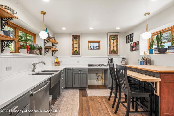 Interior, Kitchen, Pendant Lights, Recessed Lighting, Wood Texture Flooring