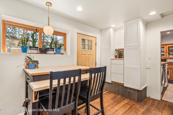 Dining room, Interior, Pendant Lights, Recessed Lighting, Washer, Wood Texture Flooring