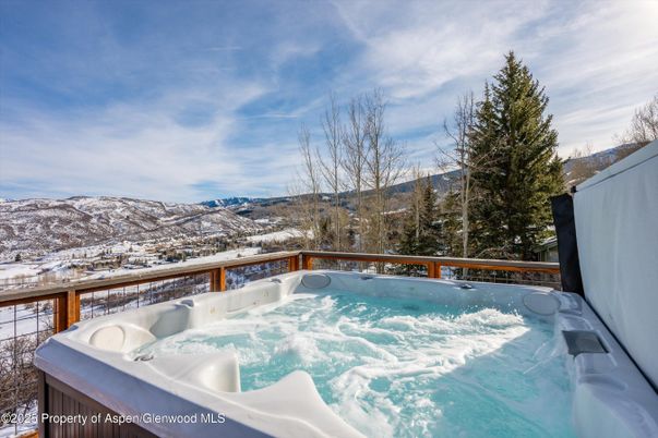 Exterior, Hot Tub
