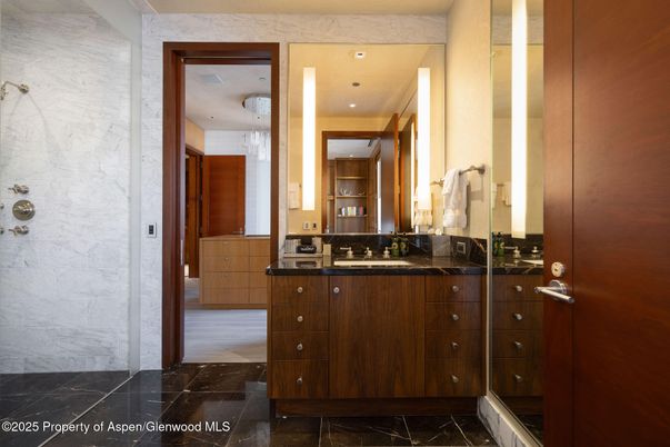 Bathroom, Interior, Marble, Marble Walls, Recessed Lighting