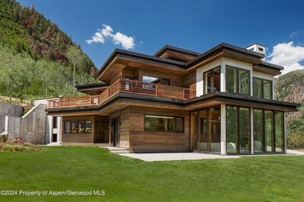 Attached, Backyard, Exterior, Facade, Modern