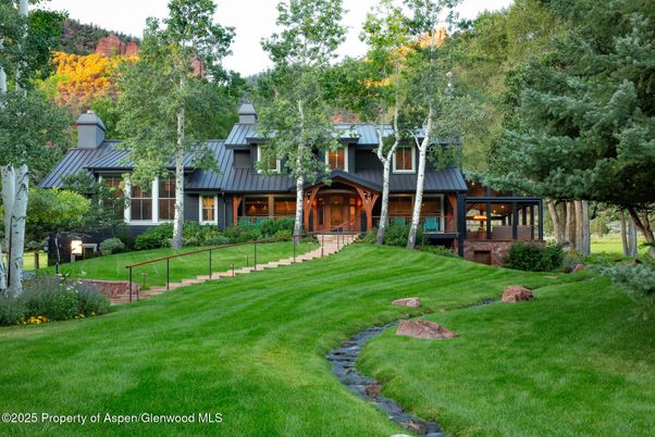 Backyard, Exterior, Facade, Log Home