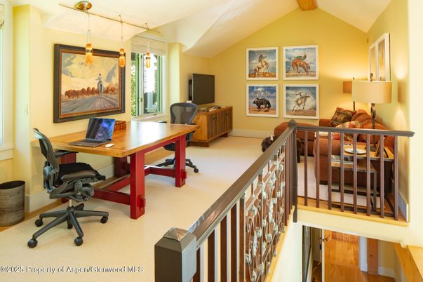 Home Office, Interior