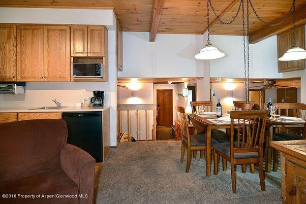 Dining room, Interior, Kitchen, Pendant Lights, Wooden Beams, Wooden Ceilings