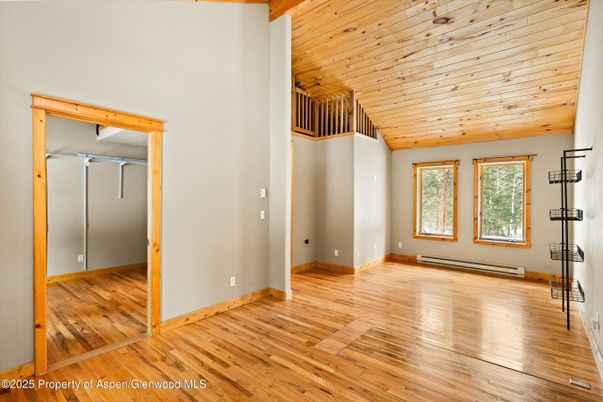 Empty room, Interior, Wooden Beams, Wooden Ceilings, Wood Texture Flooring
