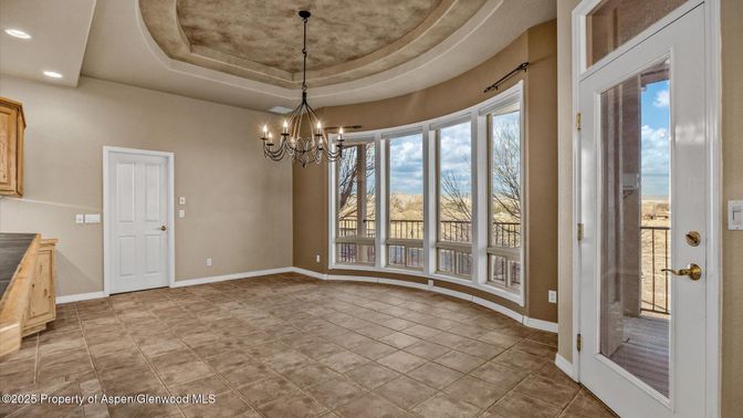 Chandelier, Empty room, Interior, Recessed Lighting