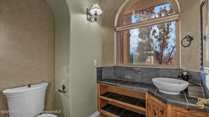 Bathroom, Interior, Tile Countertops