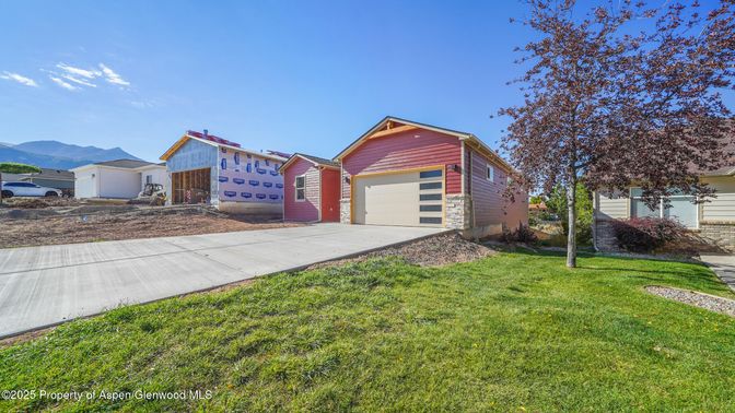Backyard, Detached Garage, Exterior