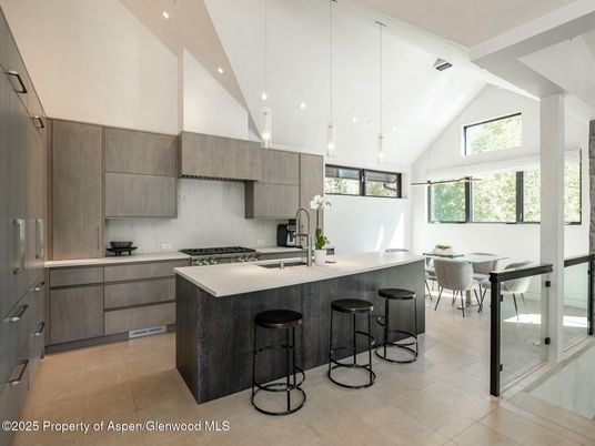 Dining room, Interior, Kitchen, Pendant Lights, Recessed Lighting, Stainless Steel Appliances