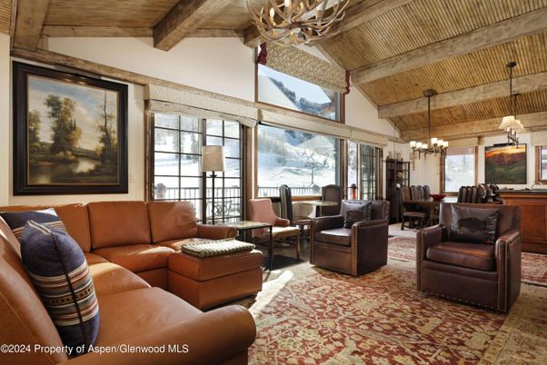 Chandelier, Dining room, Interior, Living room, Pendant Lights, Wooden Beams, Wooden Ceilings