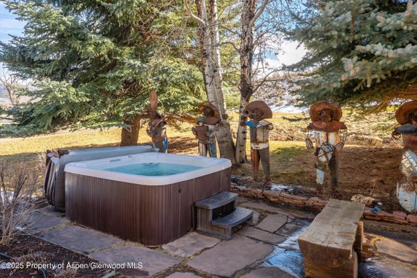 Exterior, Hot Tub
