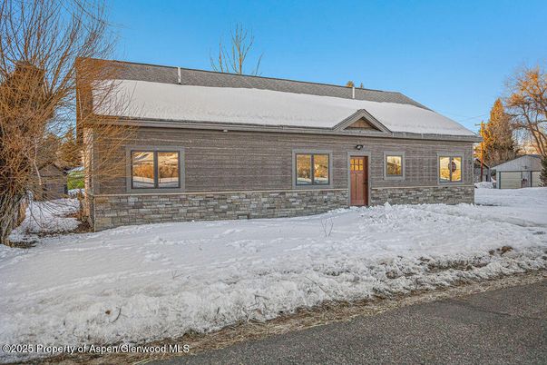 Exterior, Facade, Cape Cod