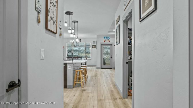 Interior, Pendant Lights, Recessed Lighting, Wood Texture Flooring
