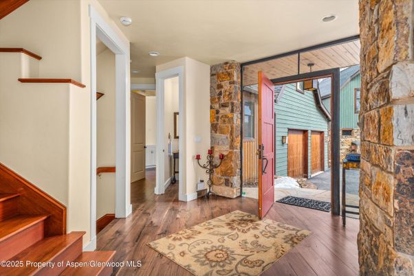 Interior, Pendant Lights, Recessed Lighting, Wood Texture Flooring
