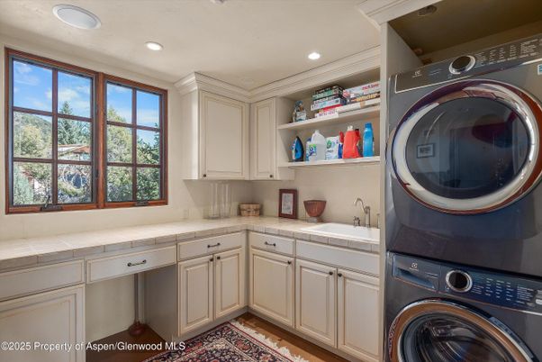 Interior, Recessed Lighting, Utility Closets, Washer