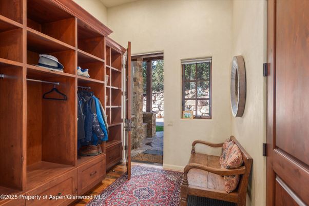 Interior, Walk-in Closets, Wood Texture Flooring