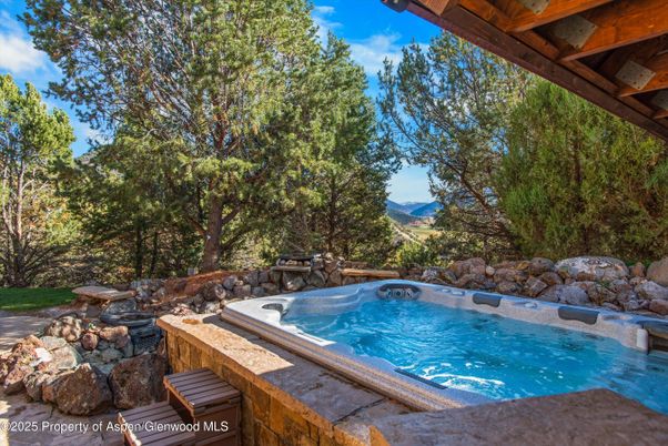 Exterior, Hot Tub