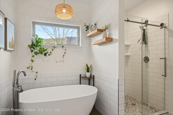 Bathroom, Free Standing Baths, Glass Shower, Interior, Pendant Lights