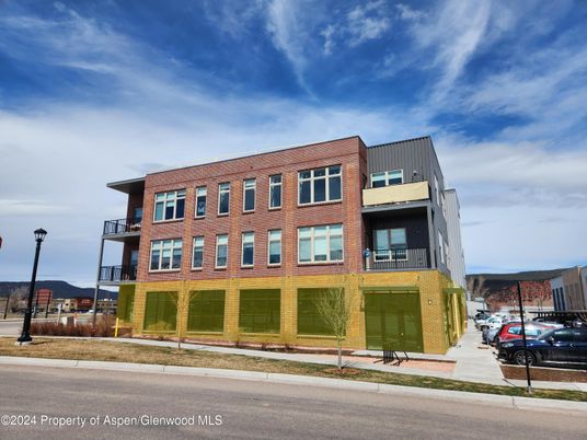 Exterior, Facade, Brick Facade, Rowhouse