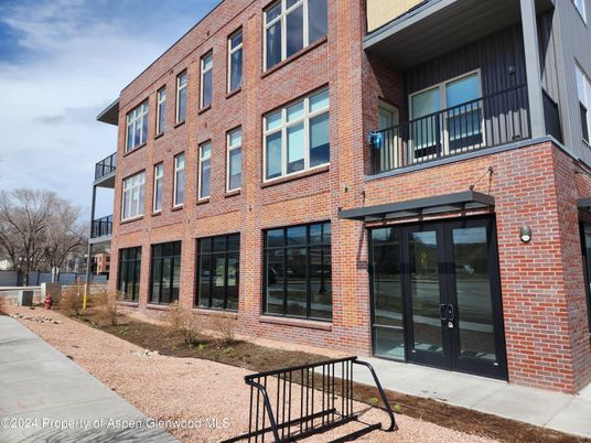 Exterior, Facade, Brick Facade, Rowhouse