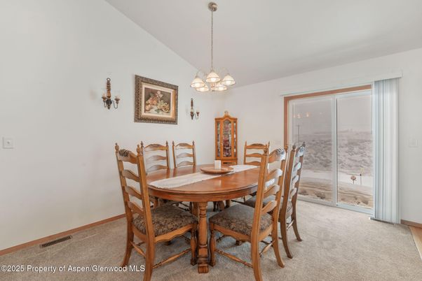 Chandelier, Dining room, Interior, Pendant Lights