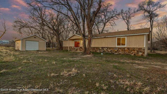 Backyard, Detached Garage, Exterior