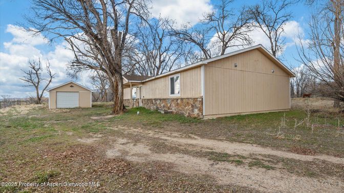 Backyard, Detached Garage, Exterior