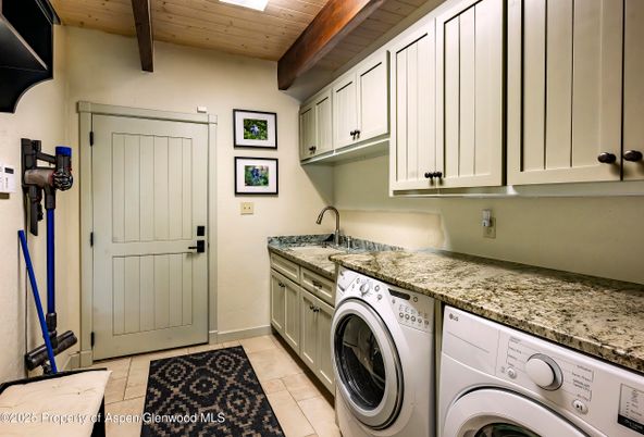 Interior, Washer, Wooden Beams, Wooden Ceilings