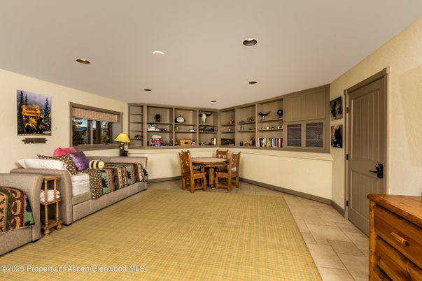 Dining room, Interior, Recessed Lighting