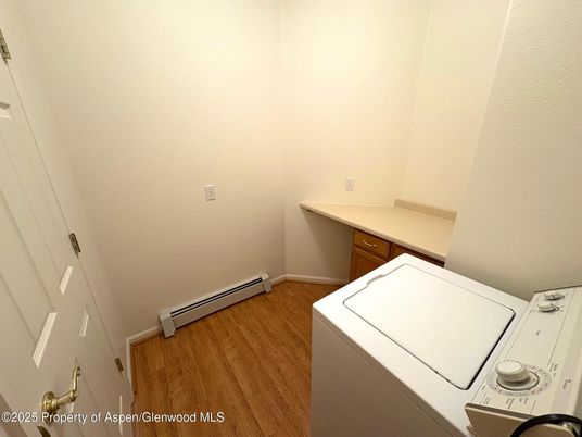 Interior, Washer, Wood Texture Flooring