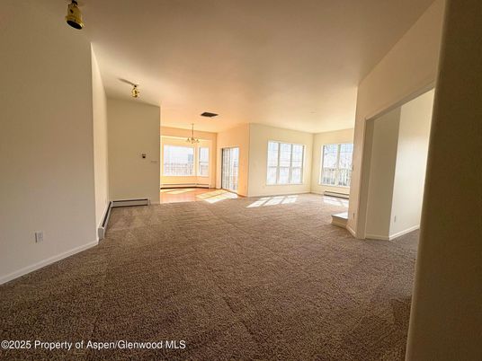 Empty room, Interior, Pendant Lights