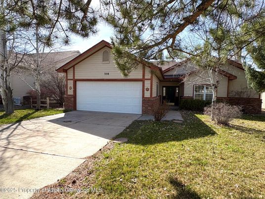 Attached, Exterior, Facade, Brick Facade, Ranch
