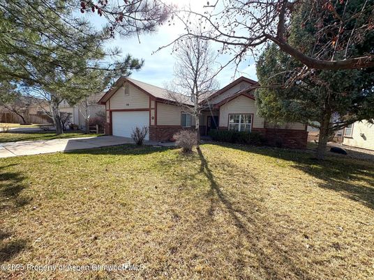 Backyard, Detached Garage, Exterior