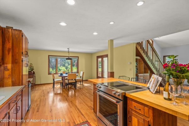 Dining room, Interior, Kitchen, Pendant Lights, Recessed Lighting, Wood Texture Flooring