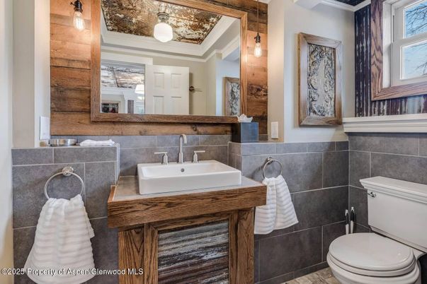 Bathroom, Interior, Pendant Lights