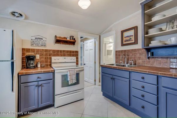 Interior, Kitchen, Tile Countertops