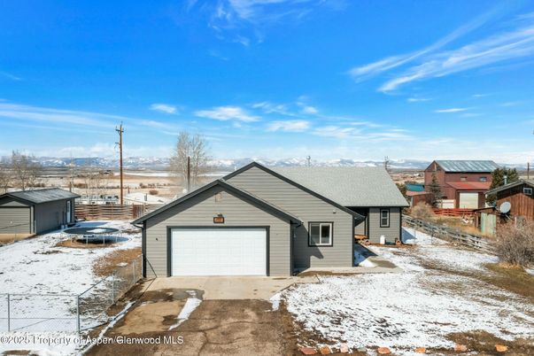 Detached Garage, Exterior
