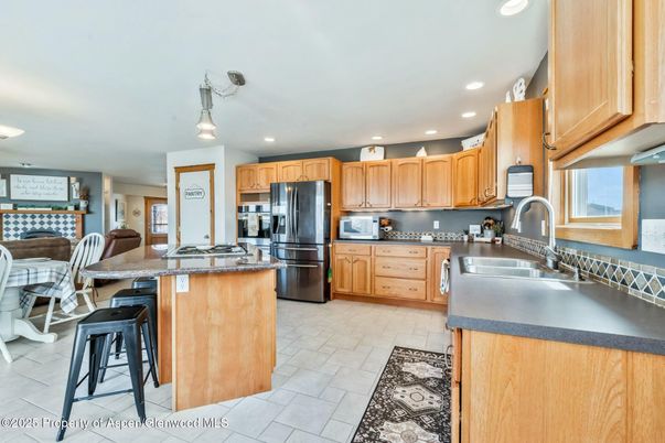 Dining room, Interior, Kitchen, Recessed Lighting, Stainless Steel Appliances