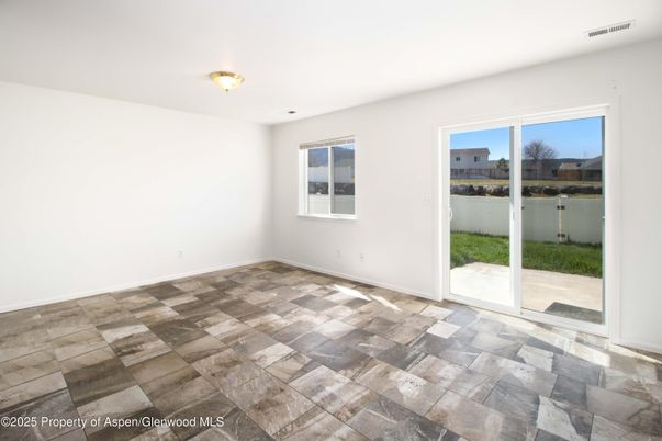 Empty room, Interior