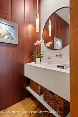 Bathroom, Interior, Pendant Lights