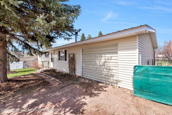 Detached Garage, Exterior