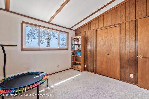Empty room, Interior, Wooden Beams, Wooden Walls