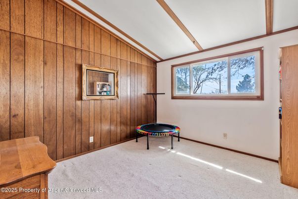 Empty room, Interior, Wooden Beams, Wooden Walls