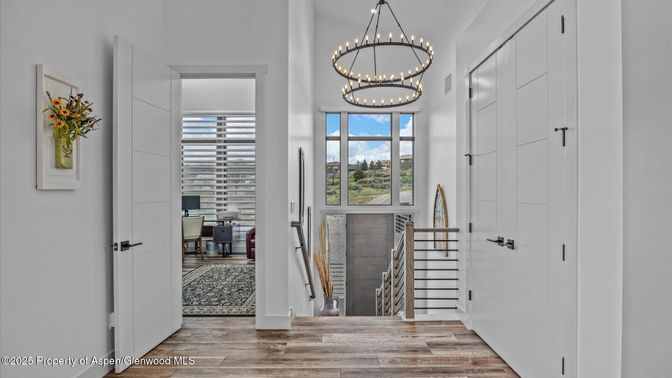 Interior, Pendant Lights, Wood Texture Flooring